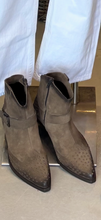 Load image into Gallery viewer, Estilo Emporio Alamo Studded Boot Taupe suede