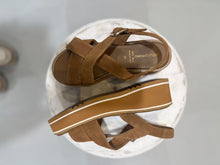 Load image into Gallery viewer, Estilo Emporio Flatform Sandal Tan