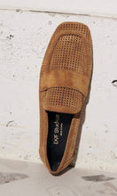 Load image into Gallery viewer, Dof Studios Emilia Loafer Tan Suede