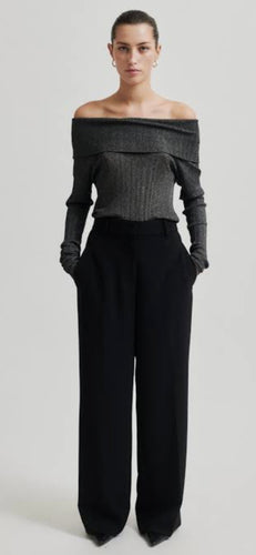 Second Female Ellis Knit