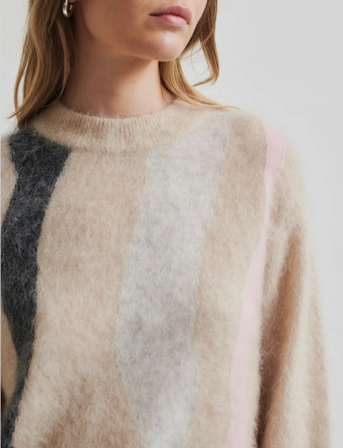 Second female Marbel Knit