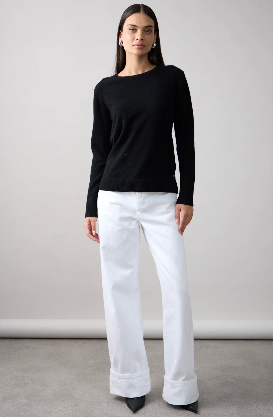 Mia Fratino Essential Slim Crew
