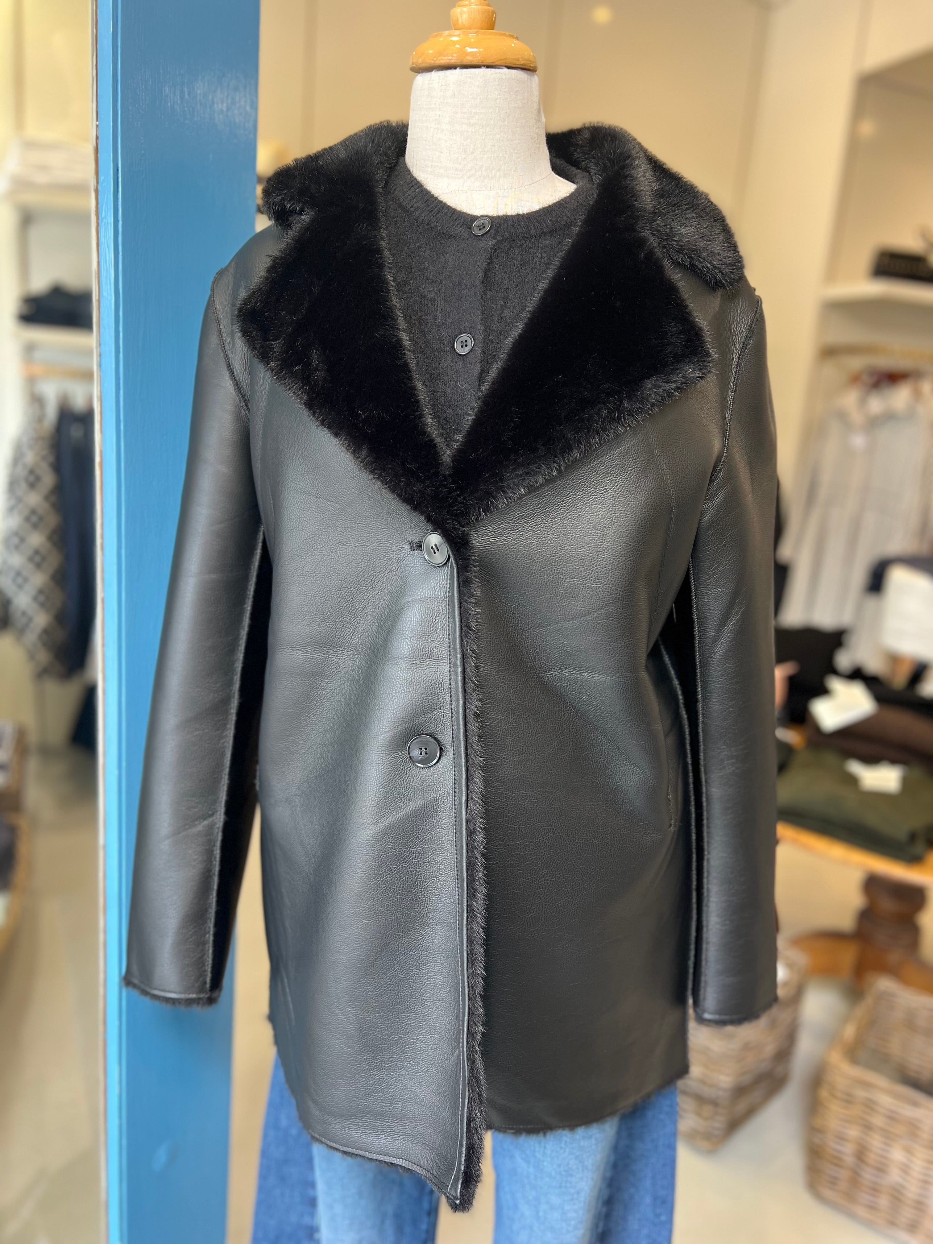 Dea The Label - Reversible Faux Sheared Jacket Black