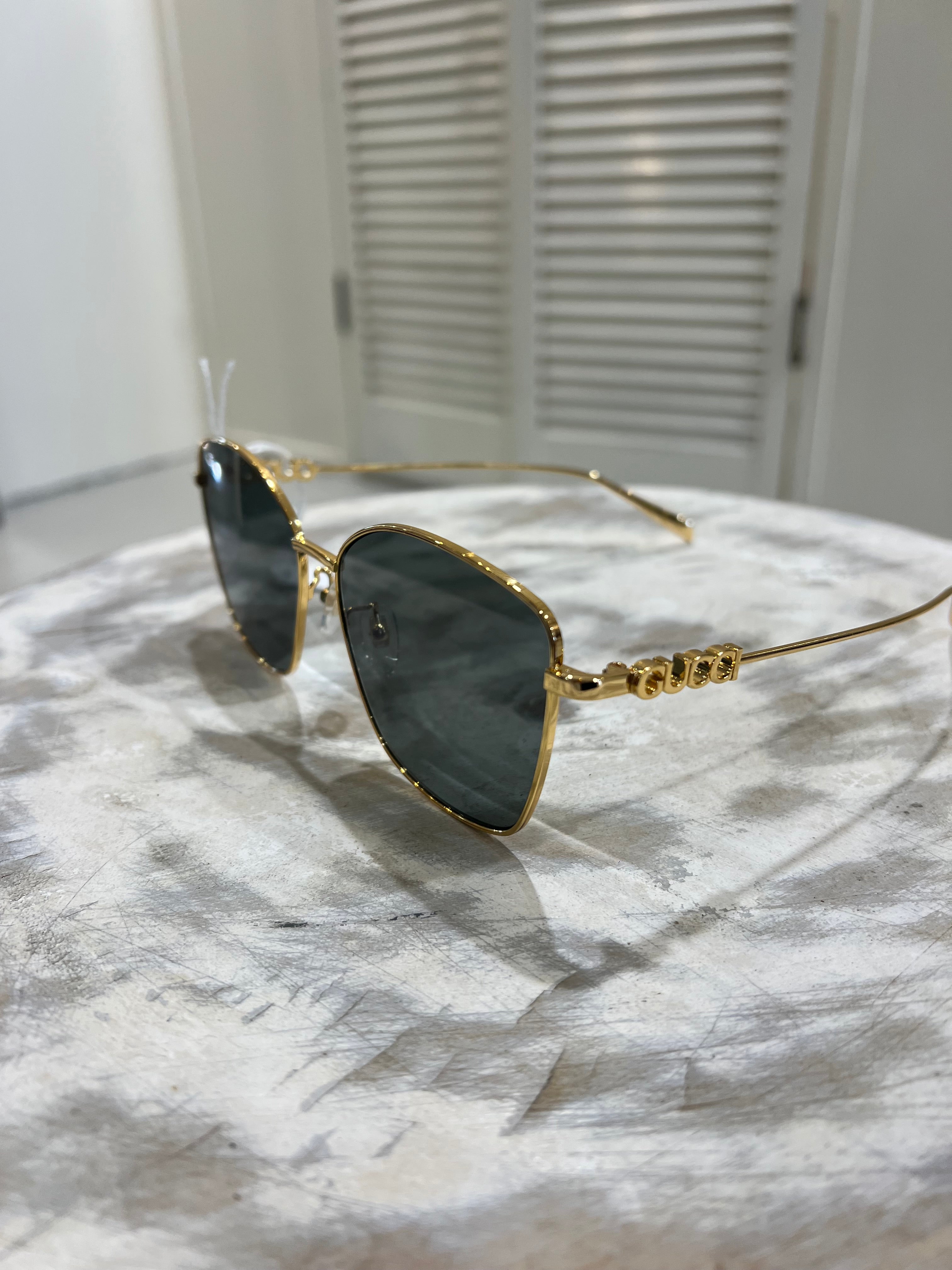 Gucci Butterfly-frame sunglasses