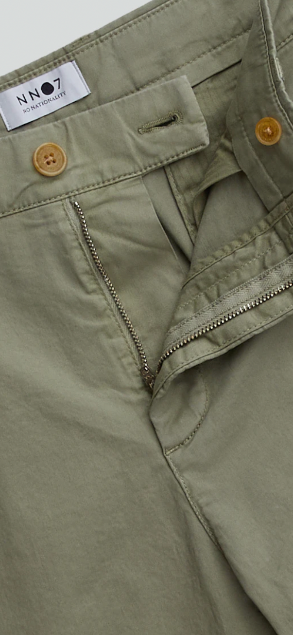 NN07 Crown Short 1004- soft green