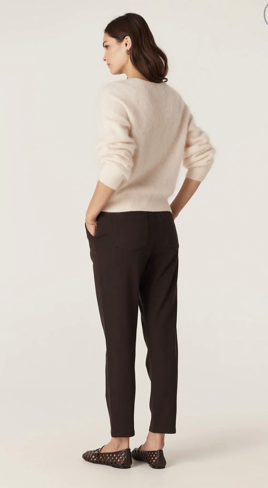 Cable Brushed Cashwool V Jumper in Parchment