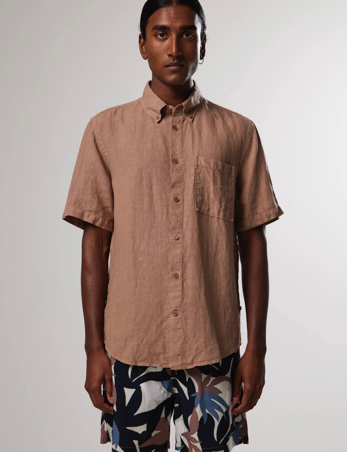 No Nationality Arne Linen Nougat Short Sleeve Shirt