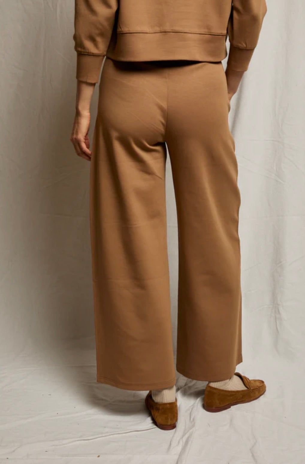 Perfect White Tee Mikos Pant