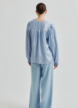Load image into Gallery viewer, Second Female Barri Blouse Cashmere Blue