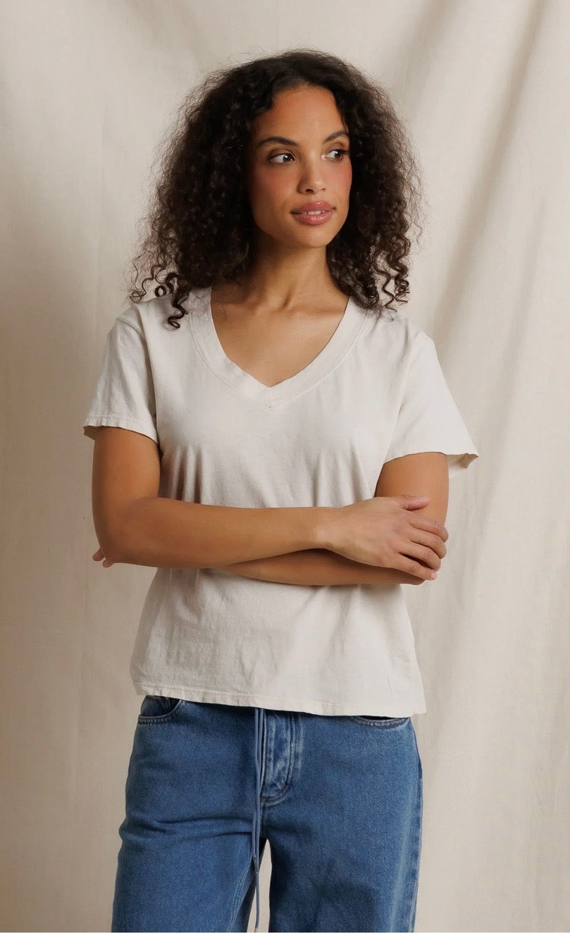 Perfect White Tee in Whitecap Grey