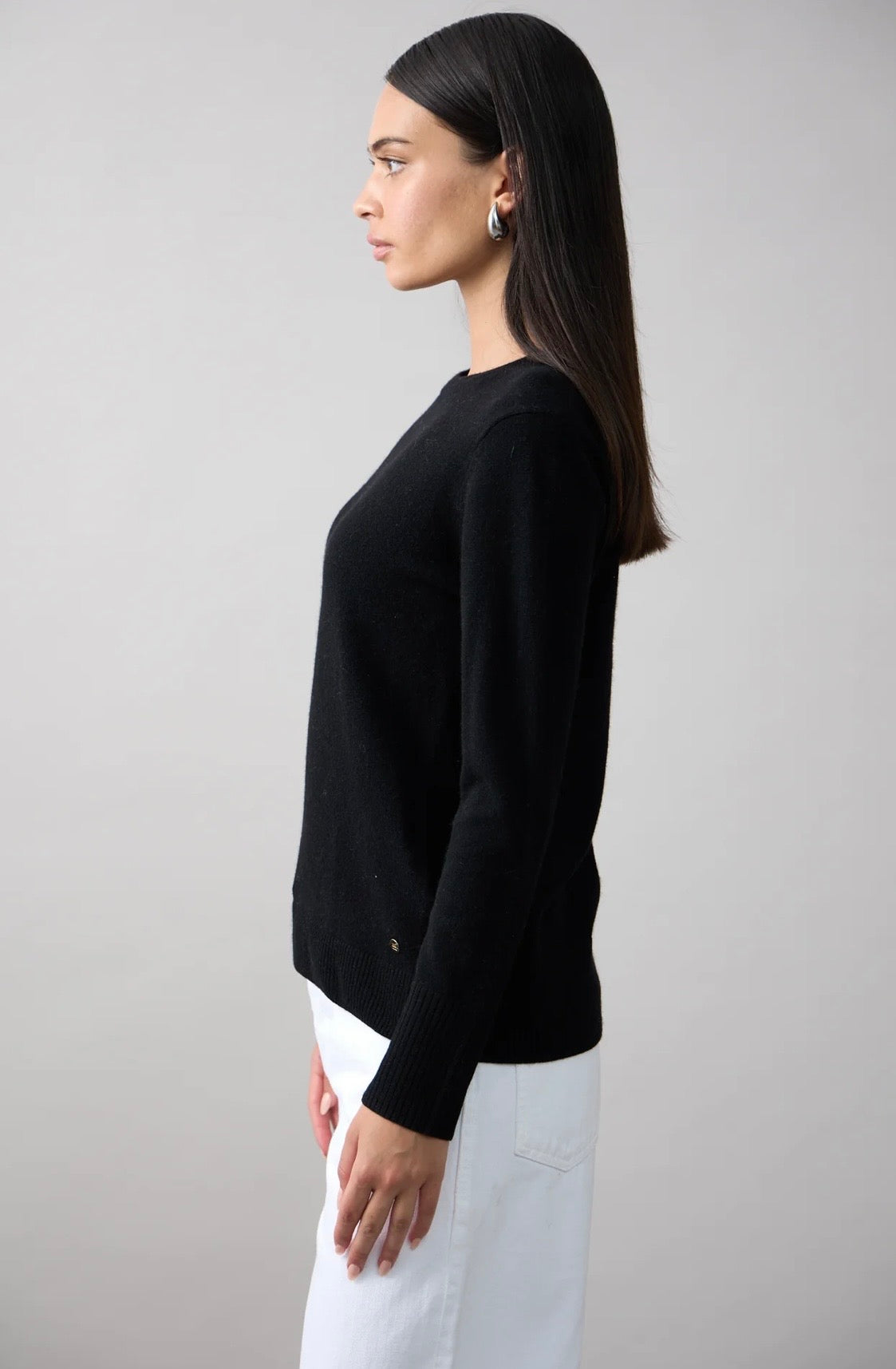 Mia Fratino Essential Slim Crew