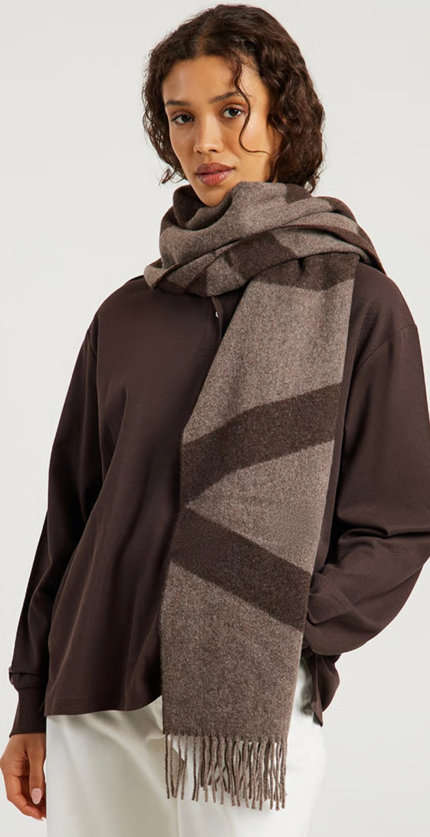 Viktoria & Woods Snowdrift Scarf in Chocolate