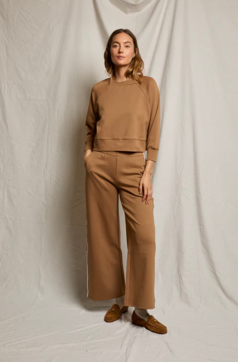 Perfect White Tee Mikos Pant