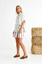 Load image into Gallery viewer, Binny Carrots and Apples Shorts