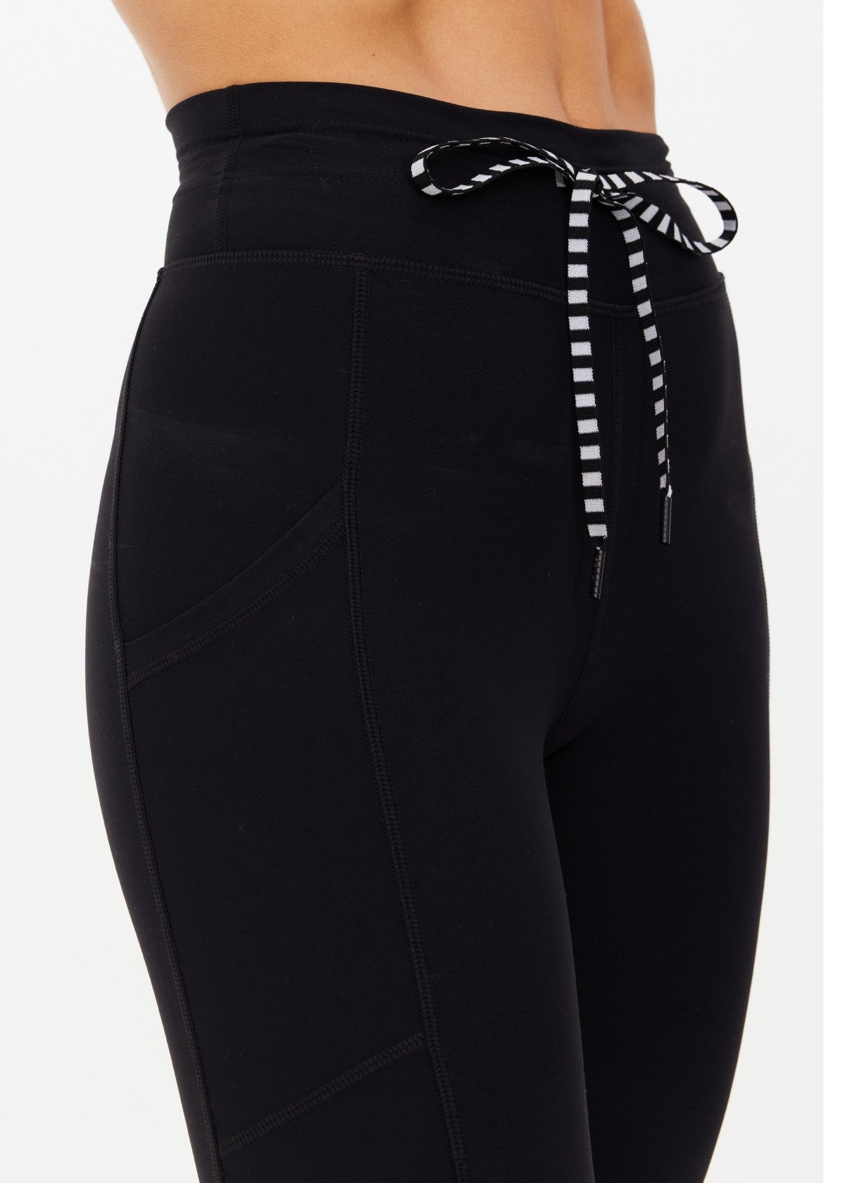 The Upside Peached 25inch pocket midi Pant - Black