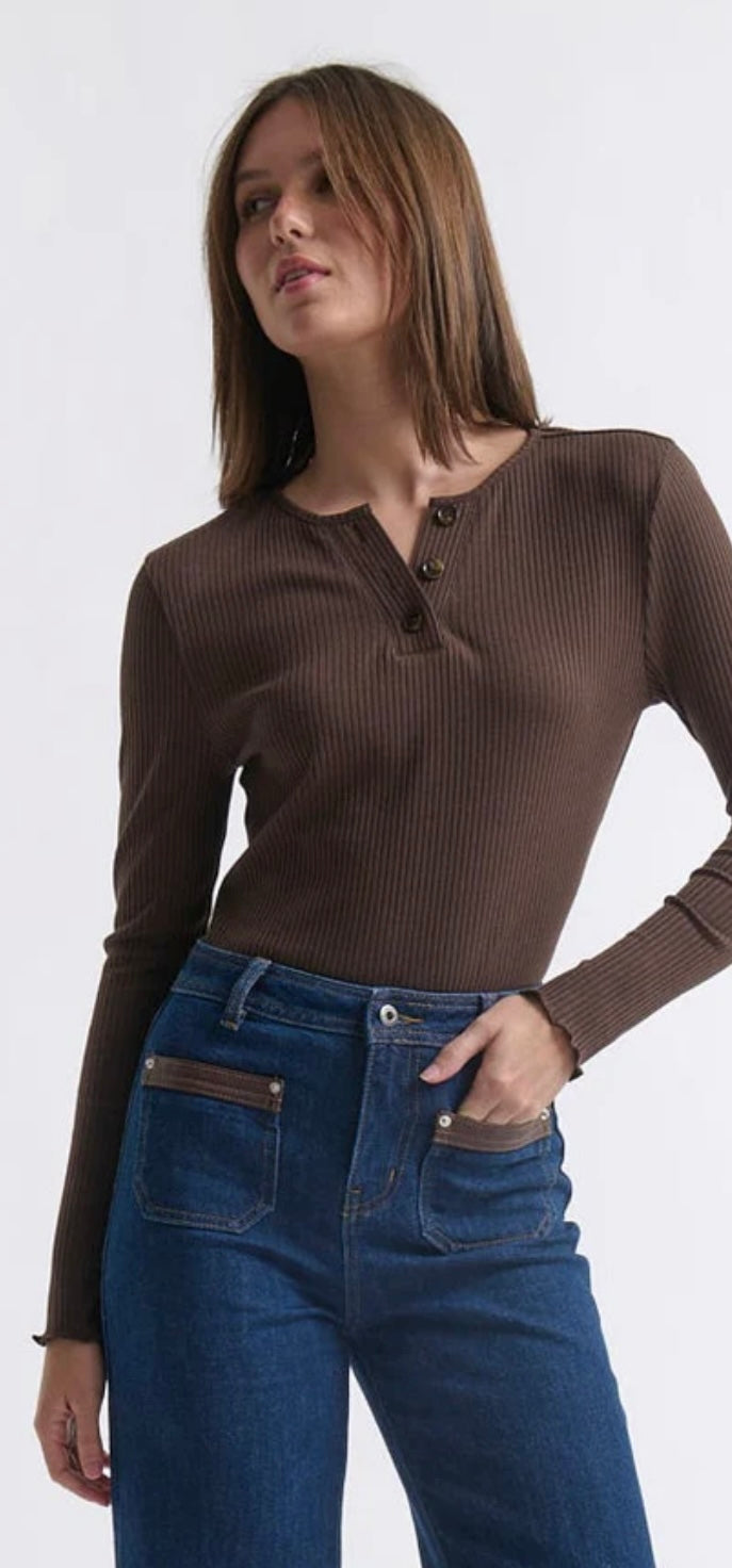 Kireina Heather Top in Chocolate