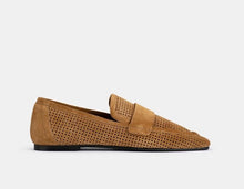 Load image into Gallery viewer, Dof Studios Emilia Loafer Tan Suede