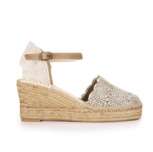 Load image into Gallery viewer, Estilo Emporio Margarite Espadrille Wedge - Natural Metallic