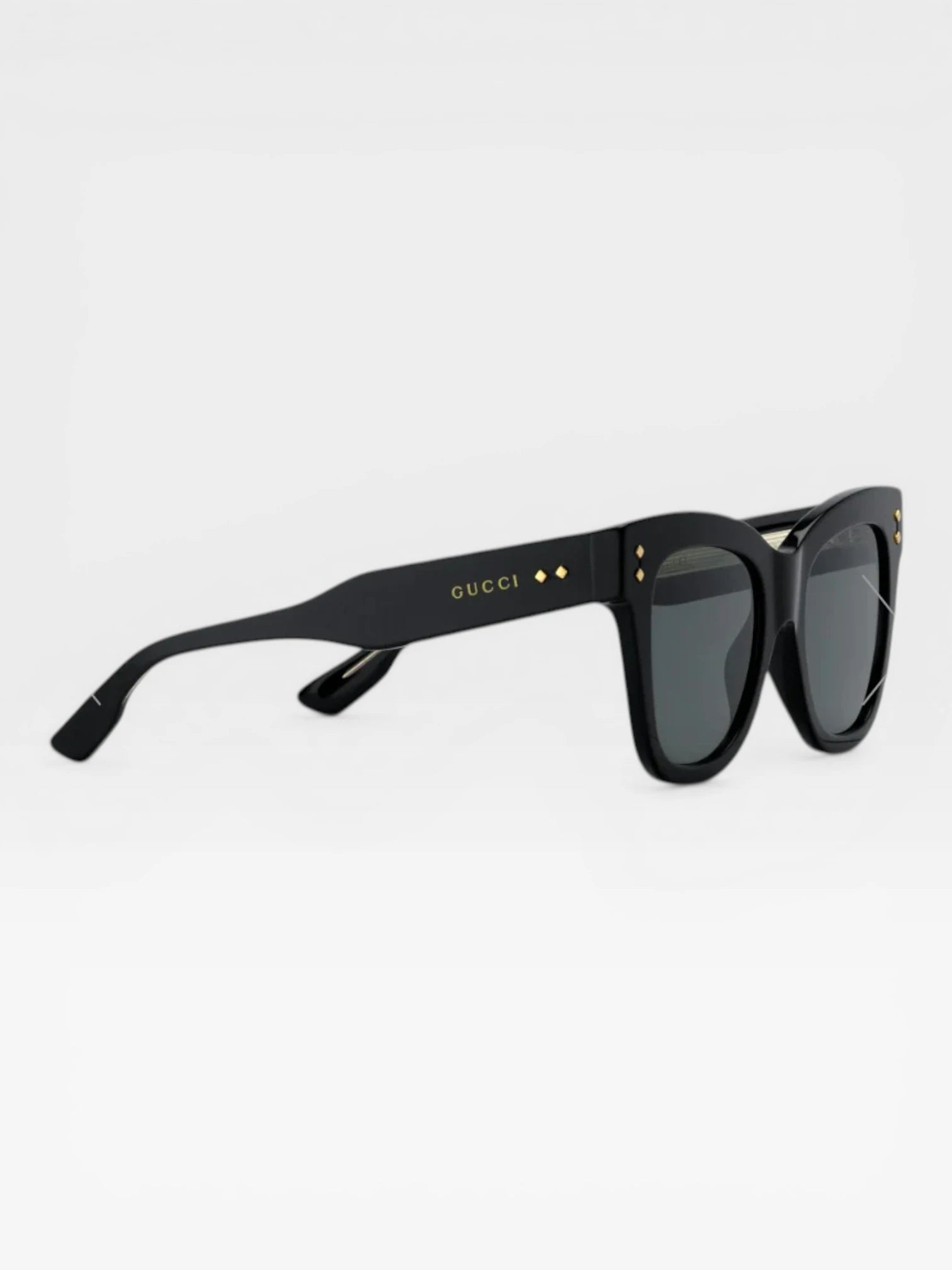 Gucci Cat Eye Frame Sunglasses in Black