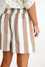 Load image into Gallery viewer, Binny Carrots and Apples Shorts