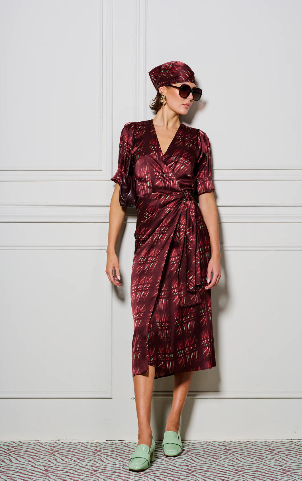 Le Stripe le cocktail print dress burgundy mint