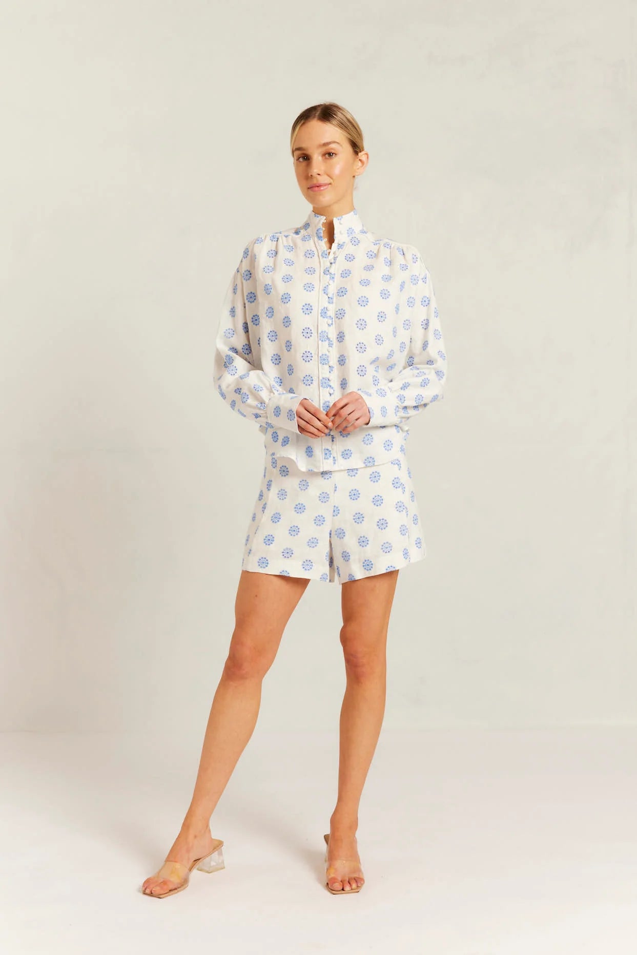 Alessandra Arlo Short Bluebell Posy