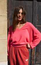 Load image into Gallery viewer, American Vintage Raxow Pullover - FLUORESCENT HORTENSIA