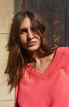 Load image into Gallery viewer, American Vintage Raxow Pullover - FLUORESCENT HORTENSIA