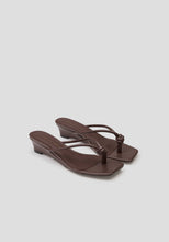 Load image into Gallery viewer, Viktoria and Woods Athens Wedge Chestnut