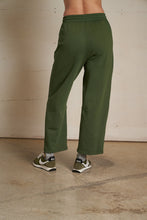 Load image into Gallery viewer, Perfect White Tee Fallon  Heavier Fleece Pants in Fern Green