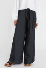Load image into Gallery viewer, Lee Mathews Penny Pant in Black