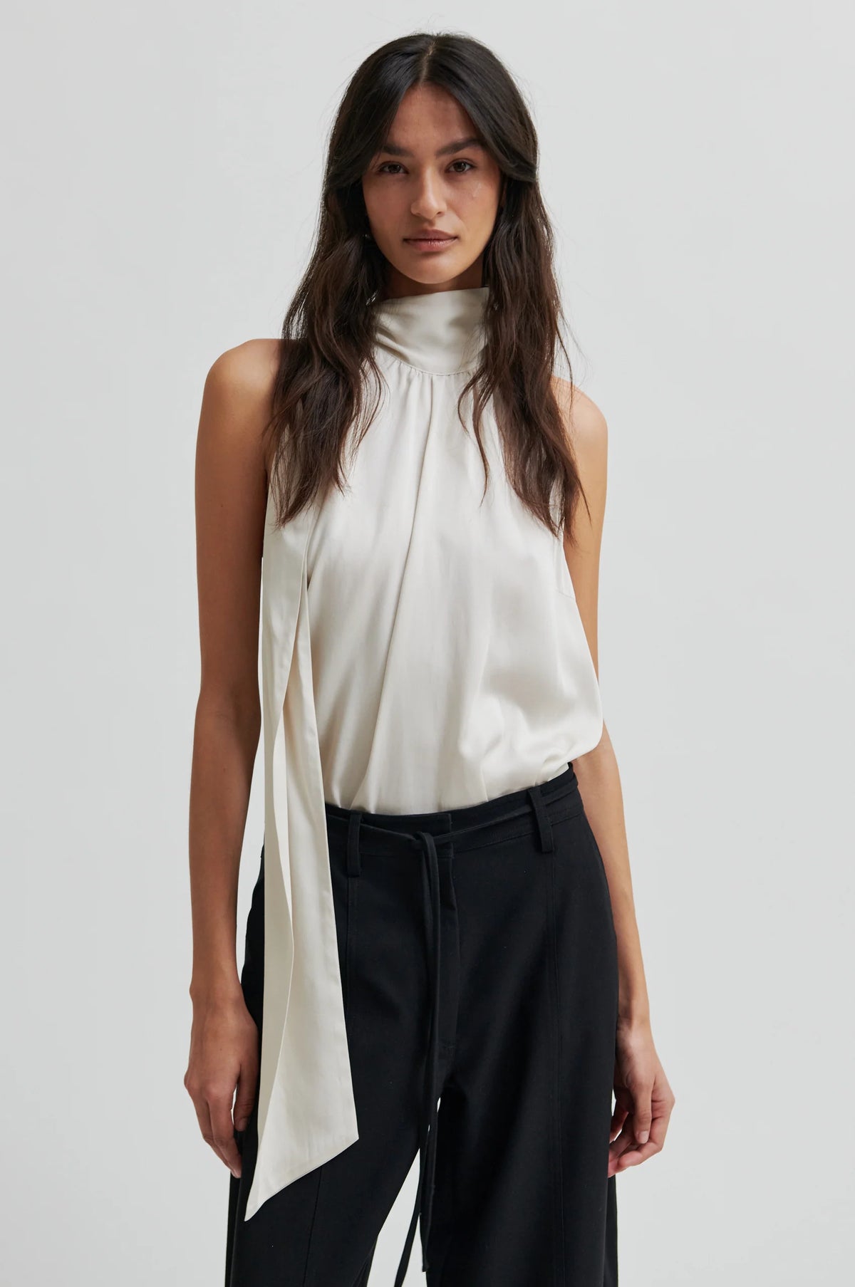 Second Female Kura Tie Neck Top Jet Stream  (white)
