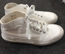 Load image into Gallery viewer, SPRING COURT - M2 Lambskin Sneakers in White