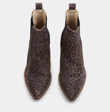 Load image into Gallery viewer, IvyLee Copenhagen - Stella Leopard Boots in Taupe
