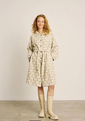 Summery Copenhagen Dahlia Coat in Taupe