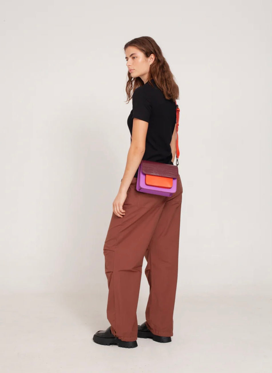 HVISK Cayman Pocket Structure