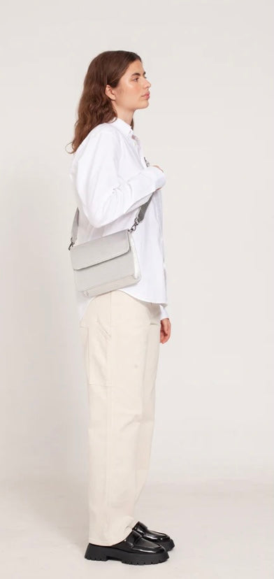 Hvisk Cayman Metallic Motion Polar Silver