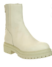 Load image into Gallery viewer, Estilo Emporio Canyon Boot Ivory