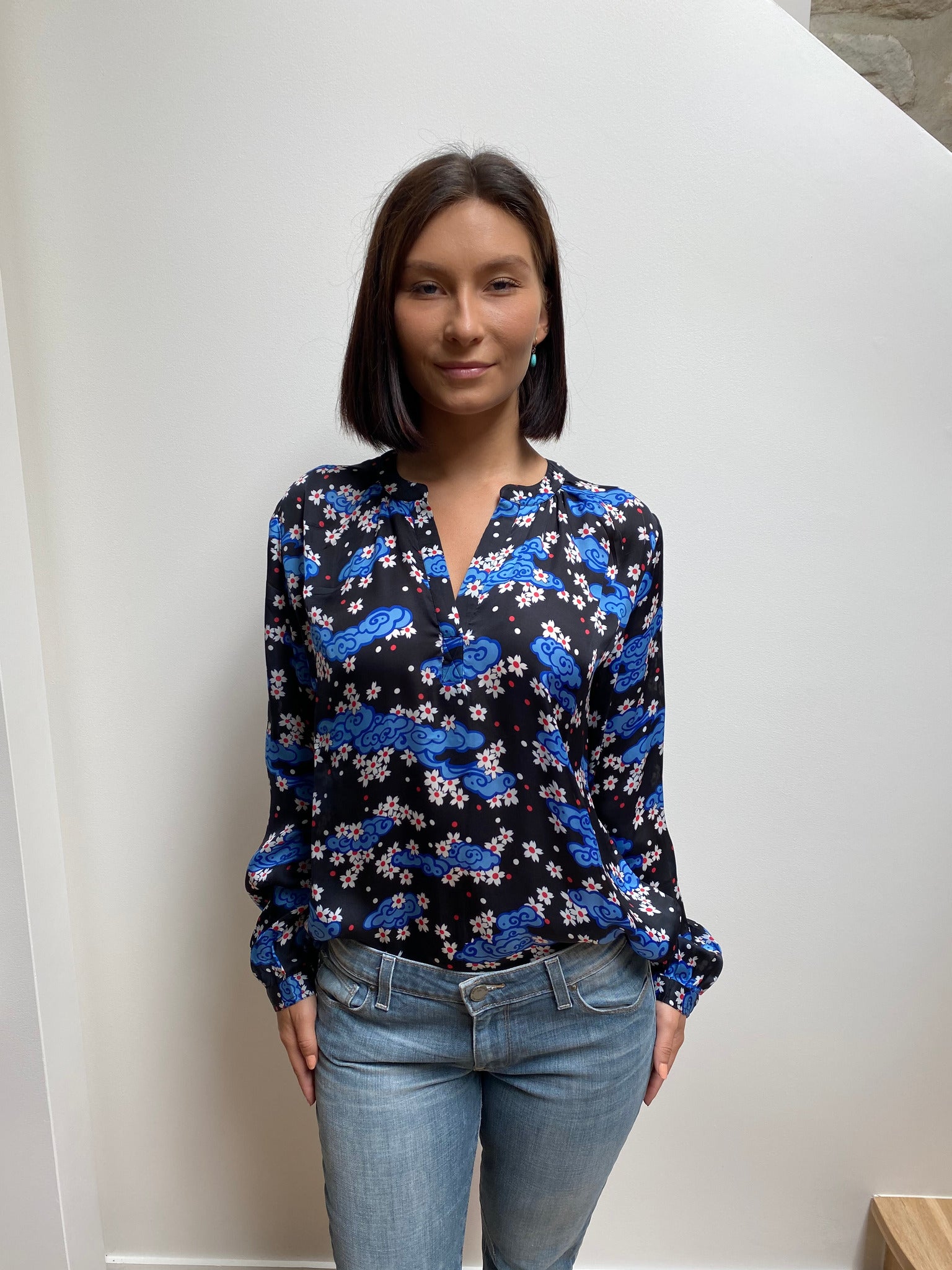 Primrose Park Sandy Open Shirt in Clouds Blue and White on Black