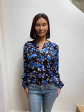 Load image into Gallery viewer, Primrose Park Sandy Open Shirt in Clouds Blue and White on Black